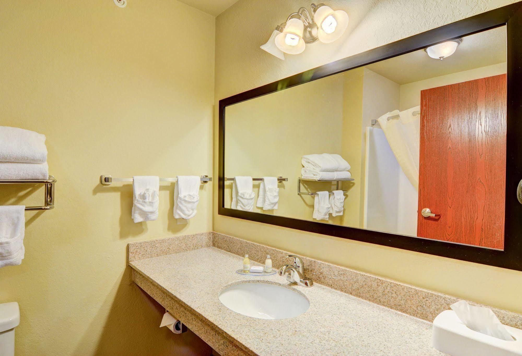Cobblestone Hotel & Suites - Punxsutawney Luaran gambar